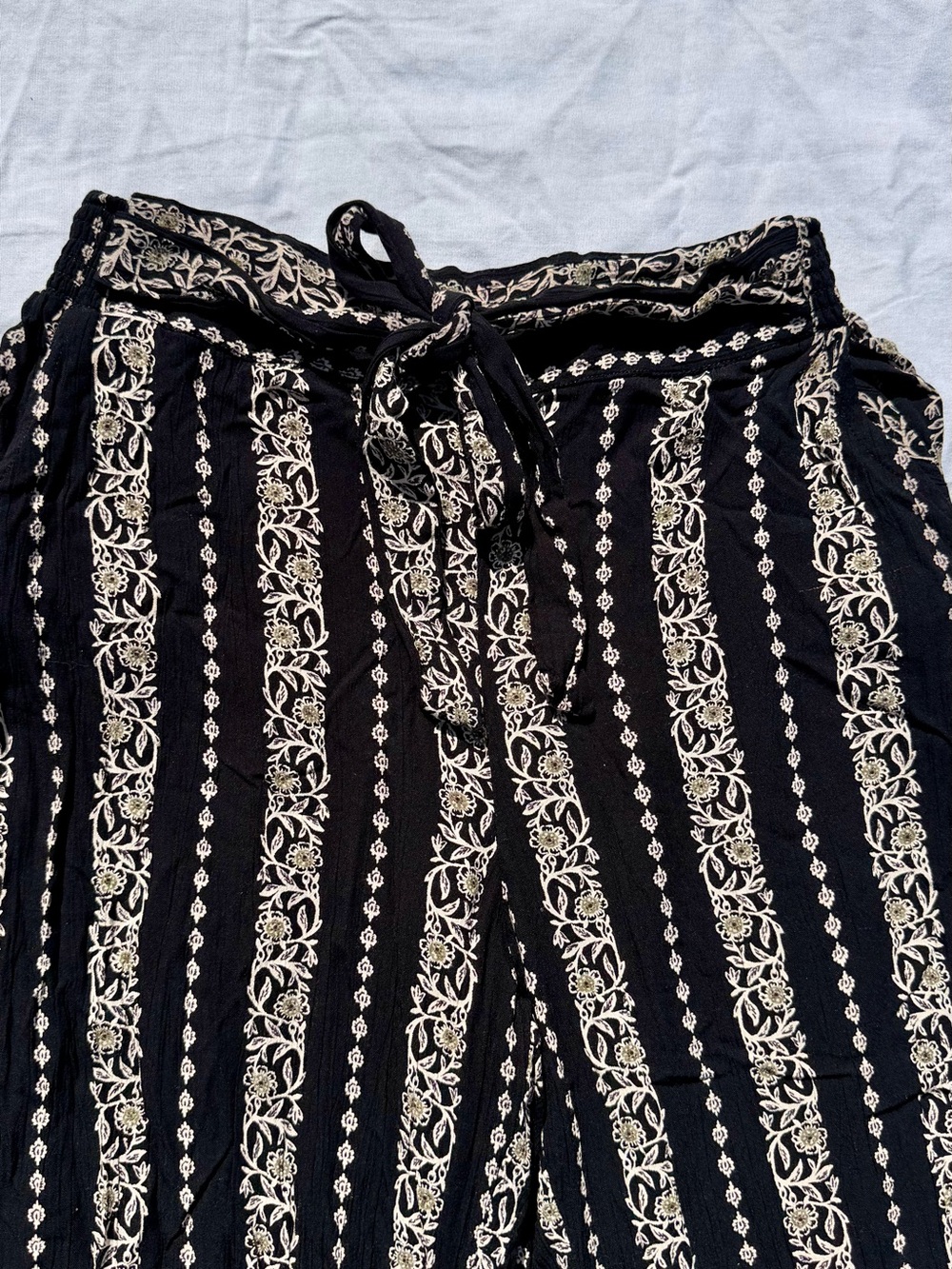 Angie Wide-Leg Pants - Picture 2 of 5